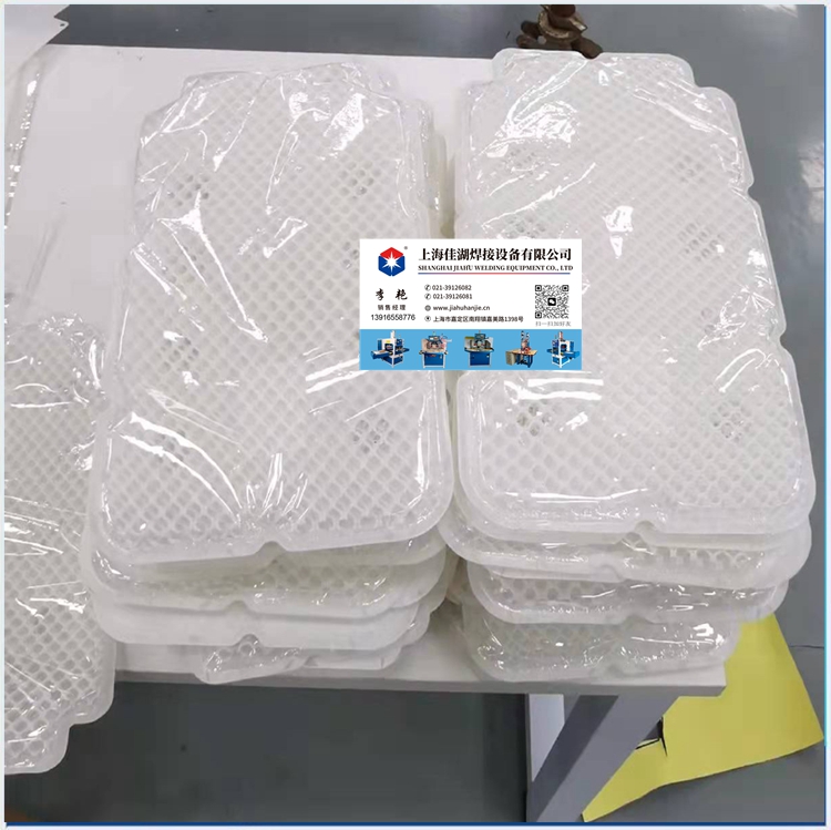 TPU膜與3D網(wǎng)布加無防布焊接 汽車通風(fēng)系統(tǒng)